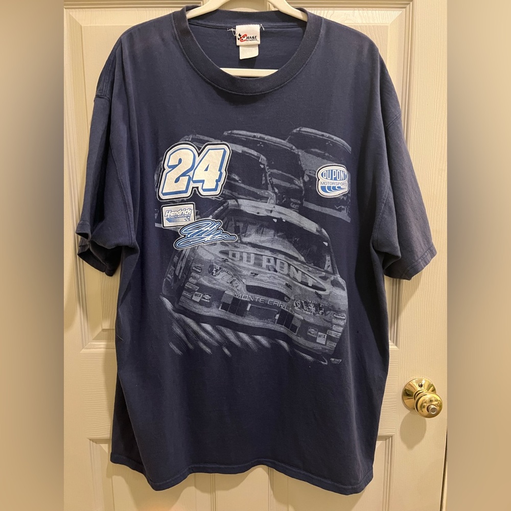 Vintage Jeff Gordon NASCAR DuPont Hendricks Sports tshirt. Size XL